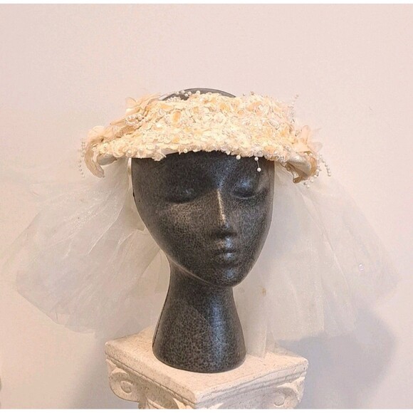Vintage Structured Bridal Tiara Headdress  3D Organza /Faux Pearl Accents main image 11